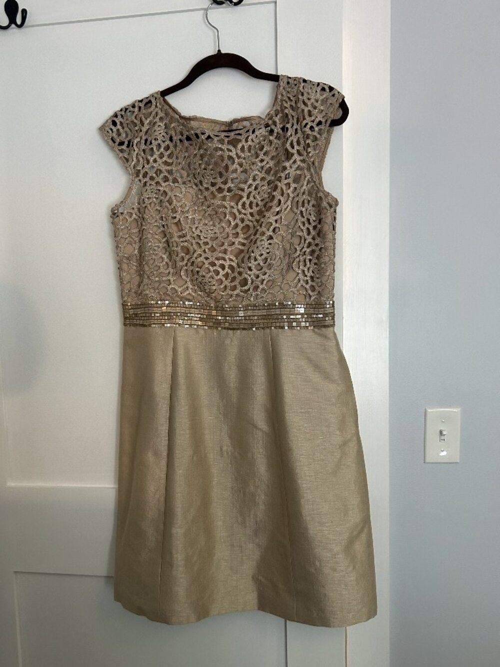 Beautifully detailed Kay Unger formal dress